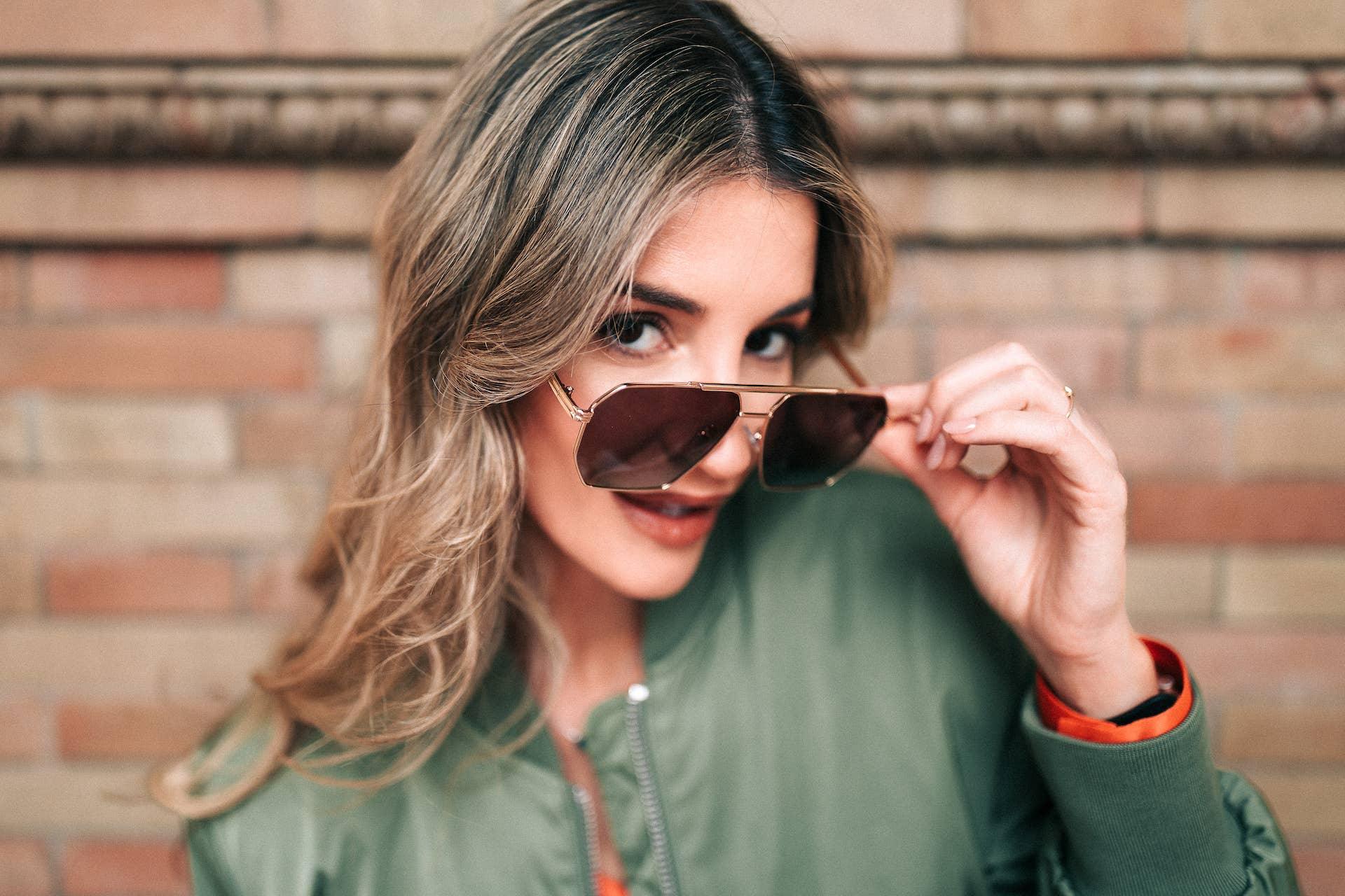 HARLOW GOLD BROWN. Sunglasses