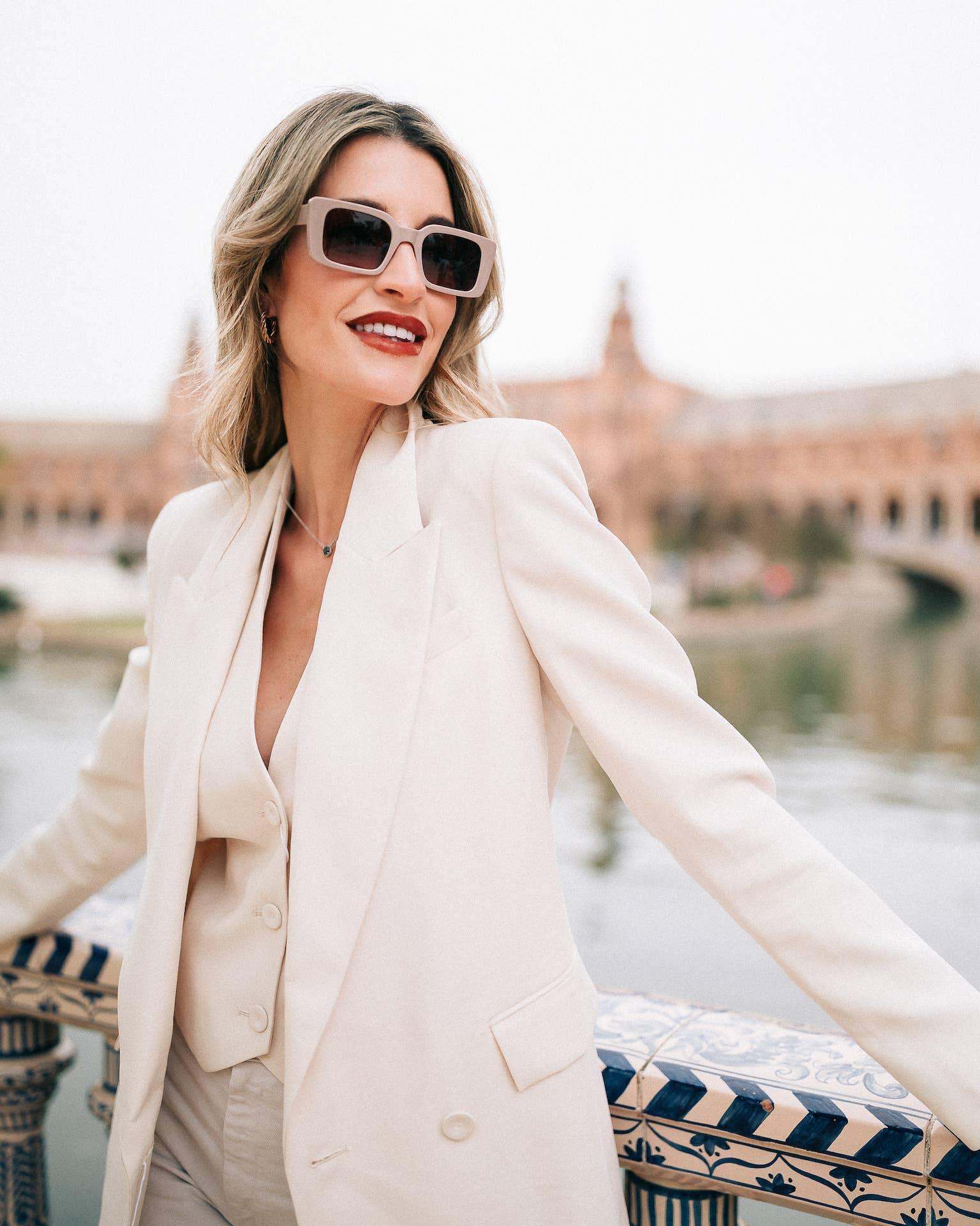 LAWRENCE VELVET. Sunglasses