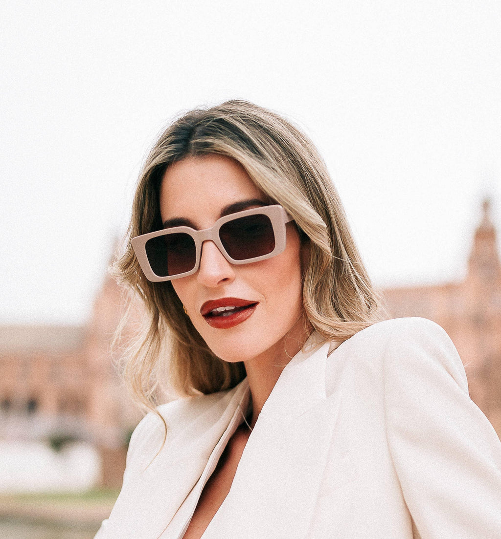 LAWRENCE VELVET. Sunglasses