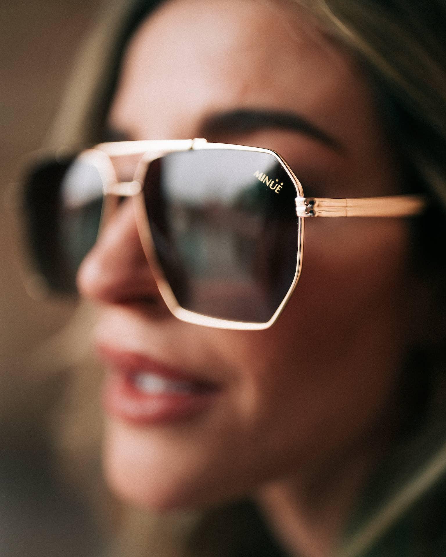 HARLOW GOLD BROWN. Sunglasses